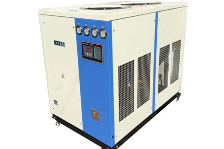 一臺風冷箱式冷水機多少錢？